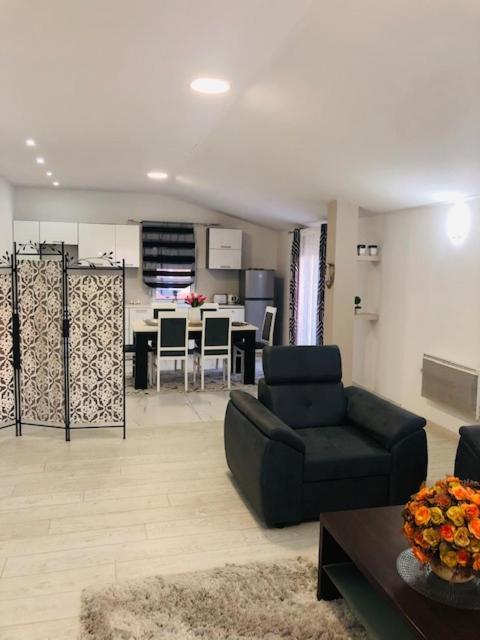 Apartman Mona Podgorica Exteriör bild