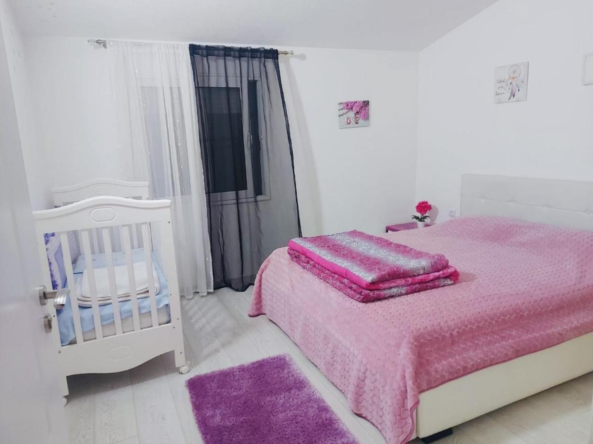 Apartman Mona Podgorica Exteriör bild
