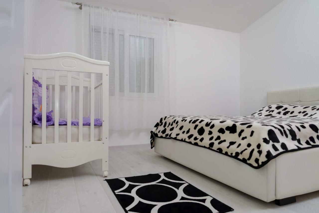 Apartman Mona Podgorica Exteriör bild